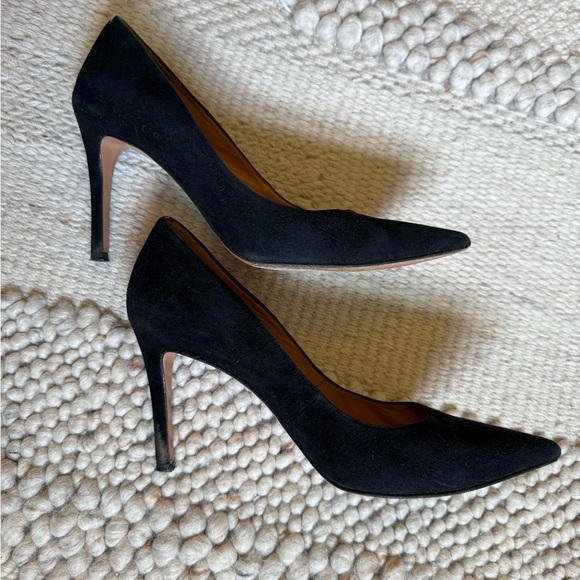 GUC - Pura Lopez Black Suede Heels - Picture 3 of 8